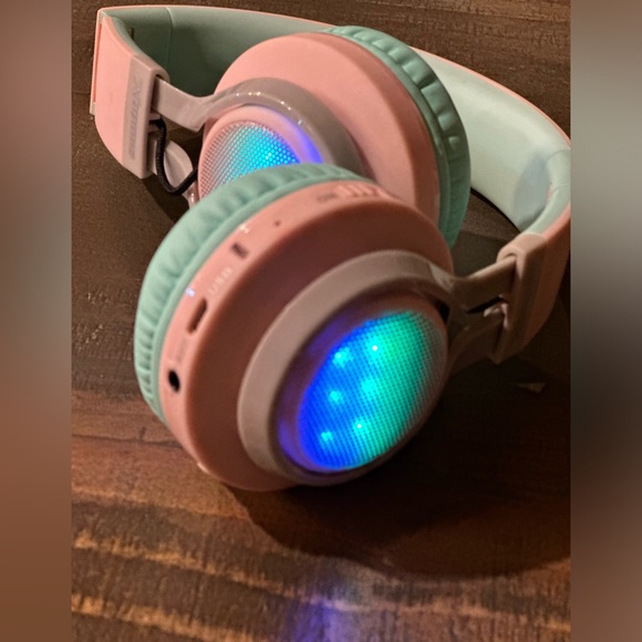 Riwbox WT-7S BT Headphones Light Up, Foldable Stereo Wireless Headset Kids - Picture 10 of 15